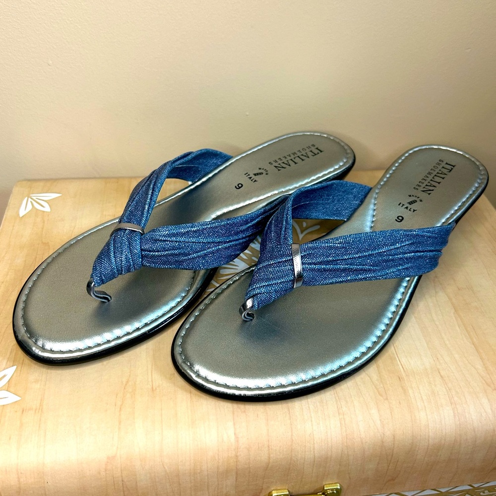 NEW Italian Shoemakers Sandal in Denim & Silver - Size 9